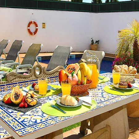 Villa In Areias De Sao Joao Near Praia Da Oura *