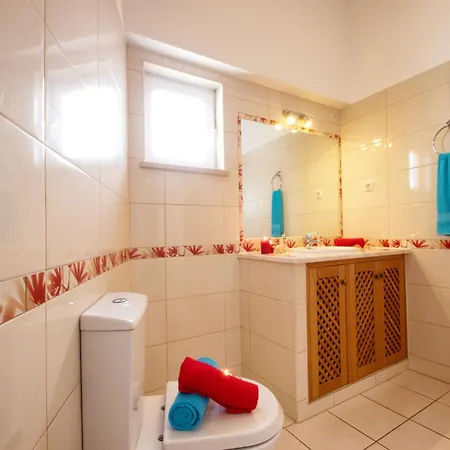 Villa In Areias De Sao Joao Near Praia Da Oura Albufeira