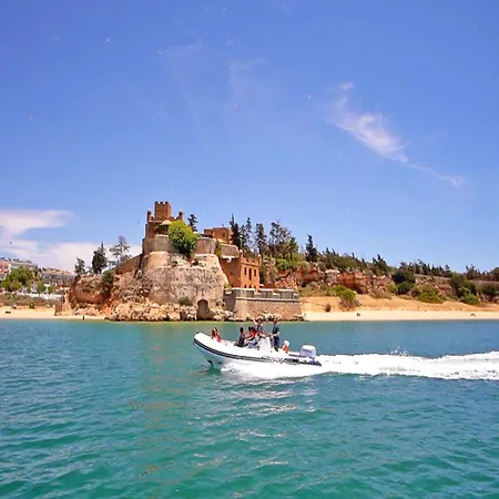 Villa In Areias De Sao Joao Near Praia Da Oura