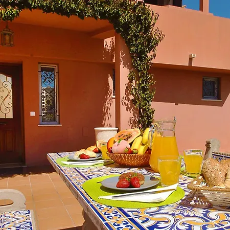 Villa Villa In Areias De Sao Joao Near Praia Da Oura Albufeira