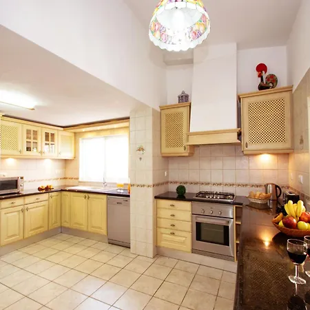 Villa Villa In Areias De Sao Joao Near Praia Da Oura Albufeira